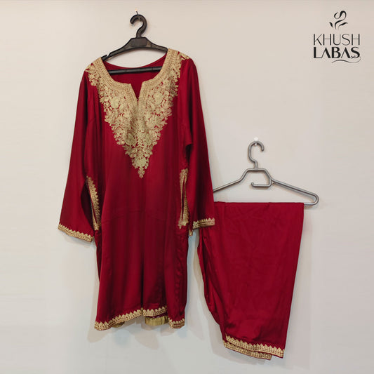 Golden Touch - Silk phairan in marronish red with golden embroidery